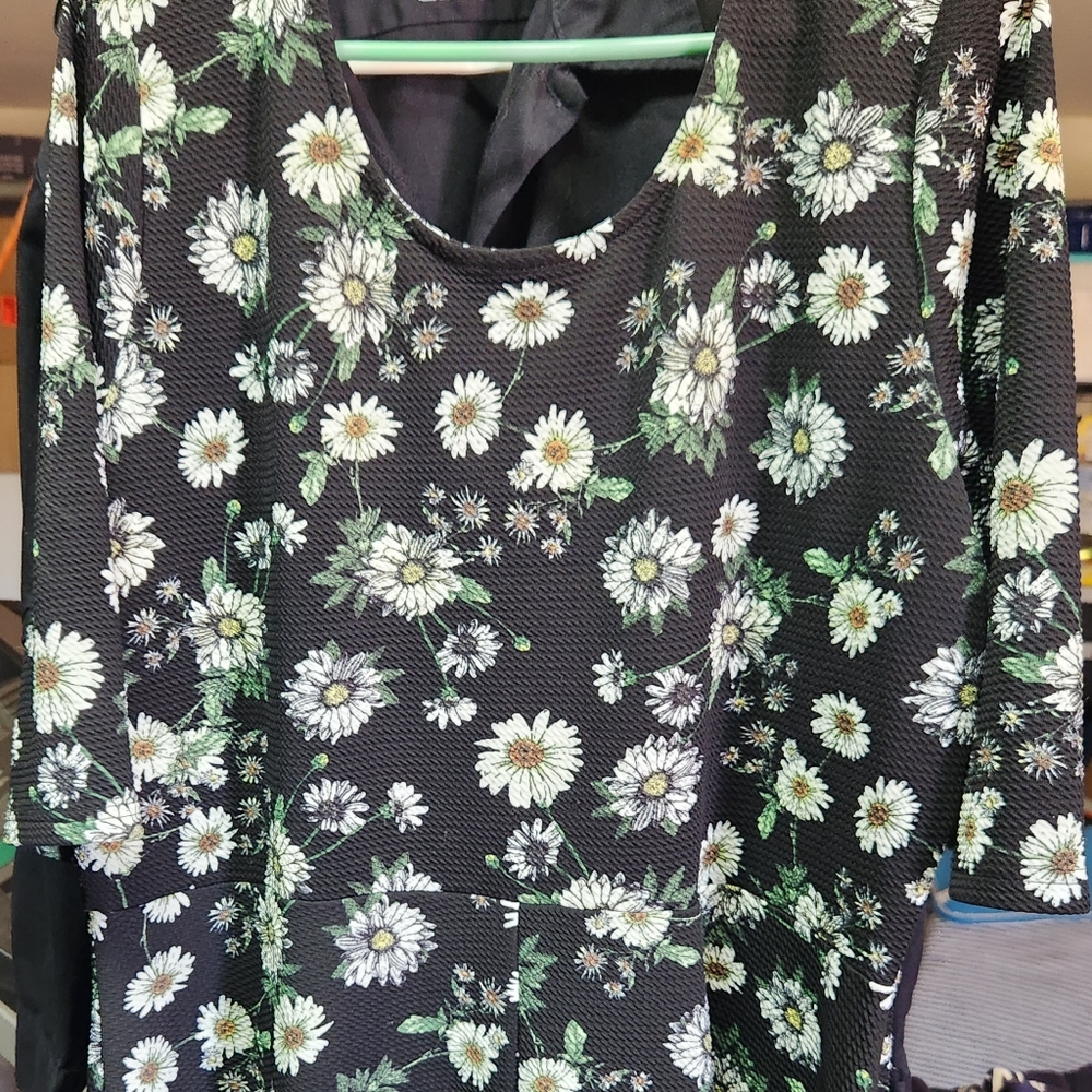 Black/yellow floral casual dress